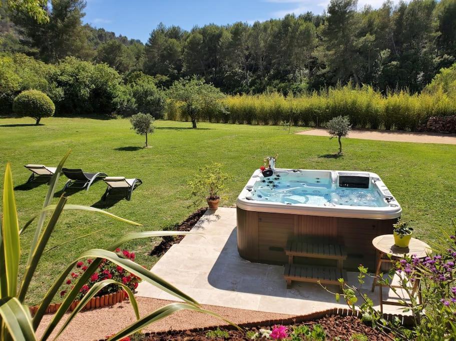 Les Prairies De Fenestrelle Spa & Piscine Au Calme Aubagne Exteriör bild